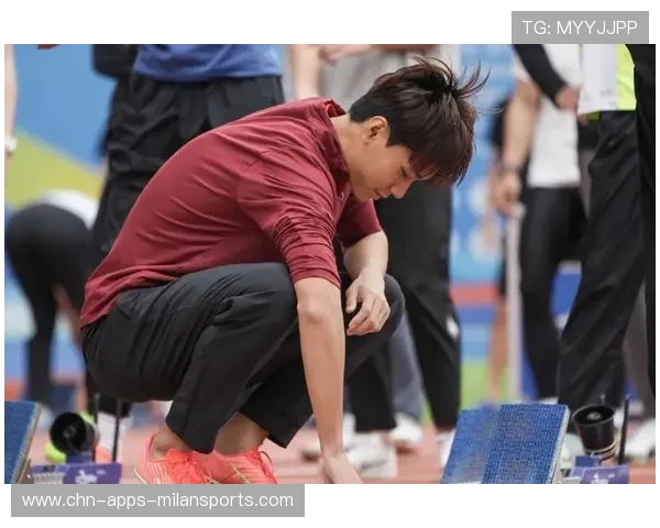 举重：19 岁中国小将破世界纪录