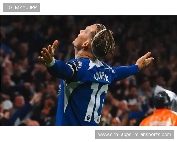 切尔西抢球反击,穆德里克打远角精确无比 切尔西抢球反击,穆德里克打远角精确无比