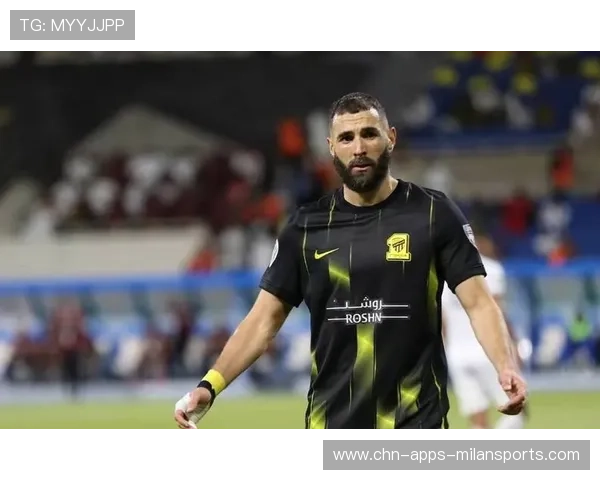 本泽马沙特新月表现令人惊叹，进攻锋线优势明显