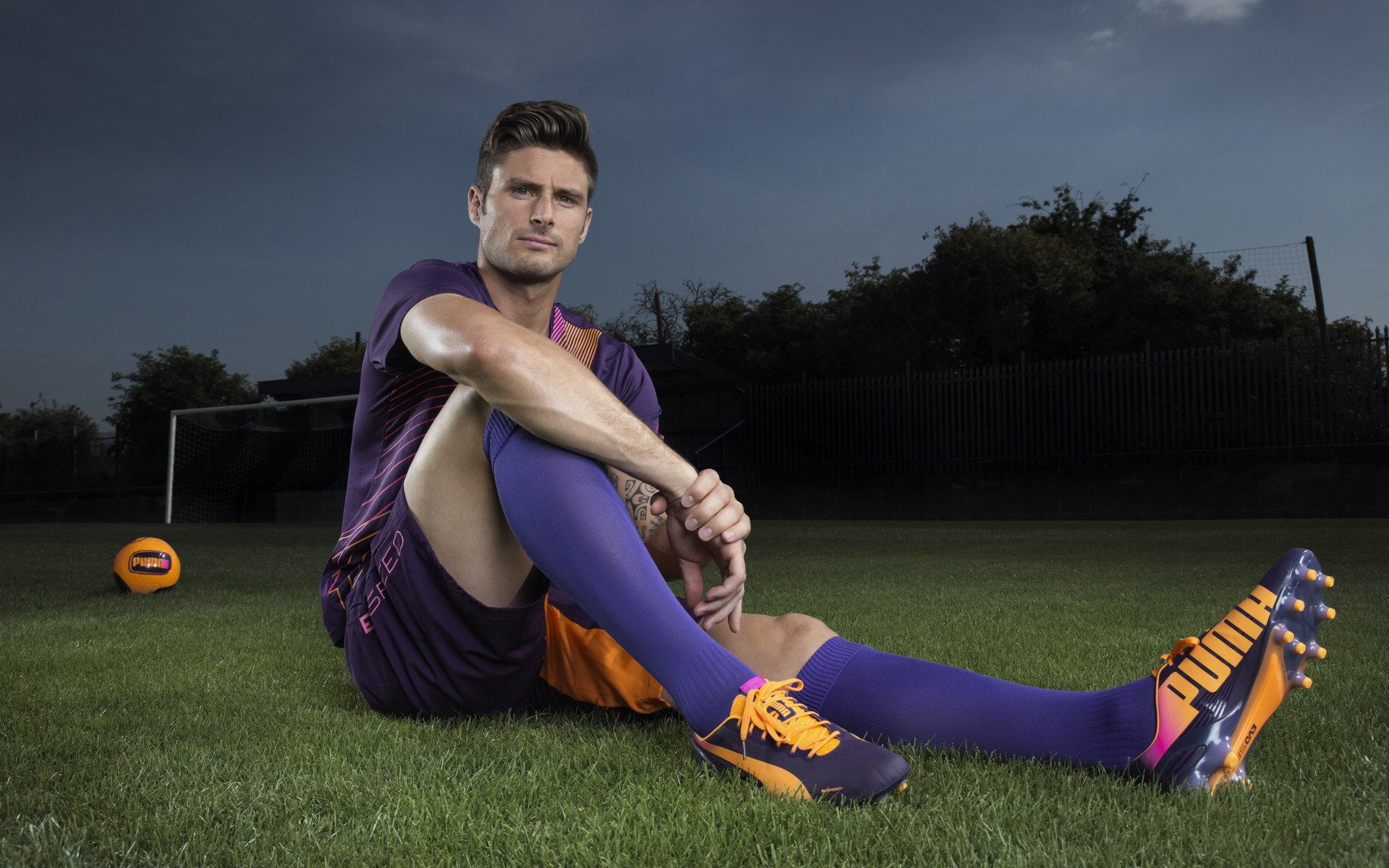 体育科技展会上多款智能穿戴设备亮相，智能体育装备